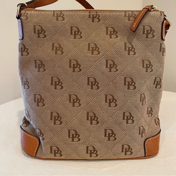 Dooney & Bourke Womens Quilt Logo Handbag (Tan) - Picture 2 of 9